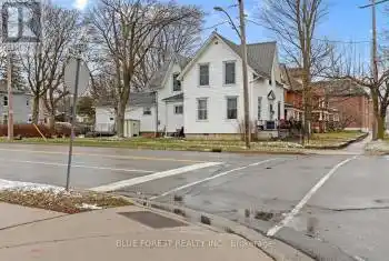 32 Talbot St, Norfolk, Ontario N3Y 2Z2, 6 Bedrooms Bedrooms, 14 Rooms Rooms,4 BathroomsBathrooms,All Houses,Sold,Talbot,27760177