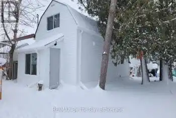 19 Glen St, Wasaga Beach, Ontario L9Z 2K5, 1 Bedroom Bedrooms, 3 Rooms Rooms,1 BathroomBathrooms,All Houses,Rented,Glen,S11905938