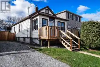 13 Elberta St, St. Catharines, Ontario L2M 5M4, 2 Bedrooms Bedrooms, 8 Rooms Rooms,2 BathroomsBathrooms,All Houses,Sold,Elberta,X11907473