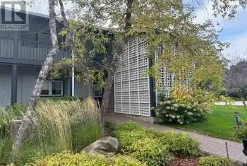 685 JOHNSTON PARK Ave, Collingwood, Ontario L9Y 5C7, 2 Bedrooms Bedrooms, 7 Rooms Rooms,2 BathroomsBathrooms,Condo,Sold,JOHNSTON PARK,S11913268