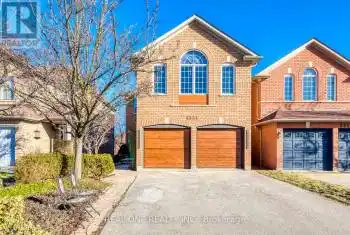 2321 Yorktown Circ, Mississauga, Ontario L5M 5Y1, 4 Bedrooms Bedrooms, 9 Rooms Rooms,4 BathroomsBathrooms,All Houses,Sold,Yorktown,W11919910