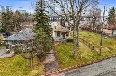 19 Carney Road Toronto (Newtonbrook West) Ontario M2M1T1