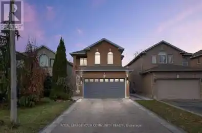 28 Kildrummy Gate Vaughan (Maple) Ontario L6A2W9