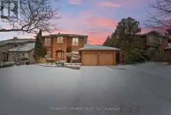 274 LLOYMINN Ave, Hamilton, Ontario L9G 1J1, 4 Bedrooms Bedrooms, 7 Rooms Rooms,4 BathroomsBathrooms,All Houses,Sold,LLOYMINN,X11929158