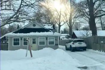 61 Russell St, Kawartha Lakes, Ontario K9V 2A7, 2 Bedrooms Bedrooms, 5 Rooms Rooms,1 BathroomBathrooms,All Houses,Sold,Russell,X11929305