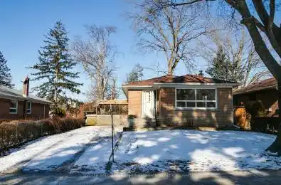 28 Cloverhill Road Toronto (Stonegate-Queensway) Ontario M8Y1T3