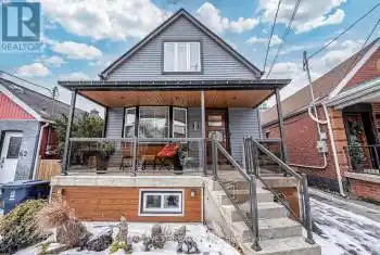 66 Regent St, Toronto, Ontario M6N 3N9, 3 Bedrooms Bedrooms, 5 Rooms Rooms,3 BathroomsBathrooms,All Houses,Sold,Regent,W11937611