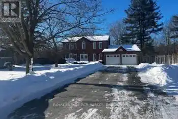 64 Edenbridge Dr, Essa, Ontario L0M 1B3, 4 Bedrooms Bedrooms, 10 Rooms Rooms,3 BathroomsBathrooms,All Houses,Sold,Edenbridge,N11941484