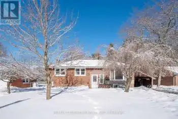 8 Hawthorne Ave, Cobourg, Ontario K9A 1W2, 3 Bedrooms Bedrooms, 11 Rooms Rooms,1 BathroomBathrooms,All Houses,Sold,Hawthorne,27881129