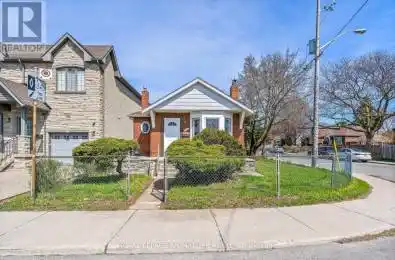 316 Cosburn Avenue Toronto (East York) Ontario M4J2M7
