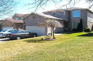 1611 Mcbrady Crescent Unit# Main Pickering (Brock Ridge) Ontario L1X2B