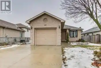 555 WELLINGTON St, St. Thomas, Ontario N5R 6G2, 2 Bedrooms Bedrooms, 6 Rooms Rooms,2 BathroomsBathrooms,All Houses,Sold,WELLINGTON,X11967006
