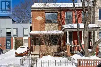 734 Adelaide St, Toronto, Ontario M6J 1B1, 3 Bedrooms Bedrooms, 6 Rooms Rooms,1 BathroomBathrooms,All Houses,Sold,Adelaide,27929751