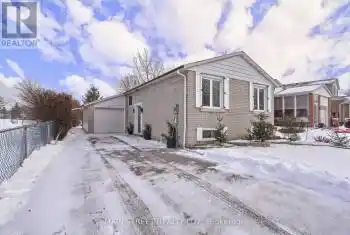 453 Dixon Blvd, Newmarket, Ontario L3Y 5C9, 3 Bedrooms Bedrooms, 7 Rooms Rooms,2 BathroomsBathrooms,All Houses,Sold,Dixon,N11978523