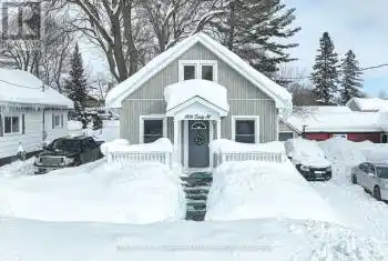 106 Emily St, Orillia, Ontario L3V 5V1, 3 Bedrooms Bedrooms, 7 Rooms Rooms,1 BathroomBathrooms,All Houses,Sold,Emily,S11982440