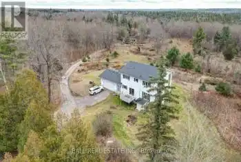 32 Coon Lake Rd, Galway-Cavendish and Harvey, Ontario K0L 2H0, 3 Bedrooms Bedrooms, 12 Rooms Rooms,3 BathroomsBathrooms,All Houses,Sold,Coon Lake,X11998948