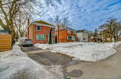 39 Leahurst Drive Toronto (Clairlea-Birchmount) Ontario M1L2C5