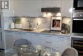 181 Davenport Rd Unit# 802, Toronto, Ontario M5R 0C4, 1 Bedroom Bedrooms, 4 Rooms Rooms,1 BathroomBathrooms,Condo,Rented,Davenport,C12002389