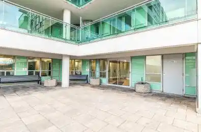60 Fairfax Crescent Unit# 426 Toronto E04 Ontario M1L 0E1