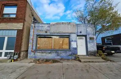 1211 Woodbine Avenue Toronto E03 Ontario M4C 4E1