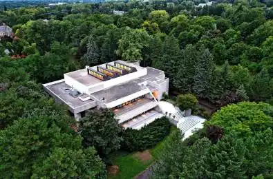 30 High Point Road Toronto C12 Ontario M3C 2R3