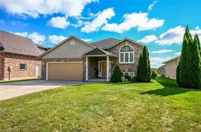 118 COLBECK Drive Welland Ontario L3C 7B2