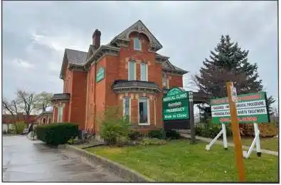 906 Brant Street Burlington Ontario L7R 2J5