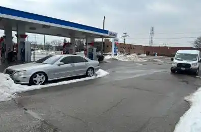933 Warden Avenue Toronto E04 Ontario M1L 4C5