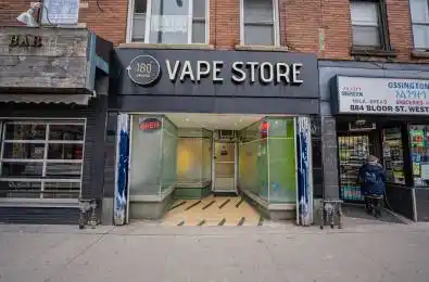 886 Bloor Street Toronto W02 Ontario M6G 1M5