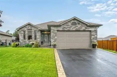 24 BIRCHMOUNT Street Quinte West Ontario K8V 0C6