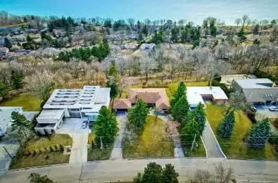 61 Hill Crescent Toronto E08 Ontario M1M 1J3