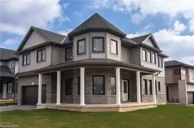 1 Alicia Crescent Thorold Ontario L2V 0M1
