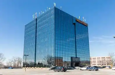 1290 Central Parkway Unit# 103 Mississauga Ontario L5C 4P4