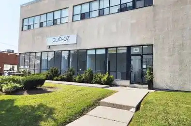 42 Dufflaw Road Toronto W04 Ontario M6A 2W1