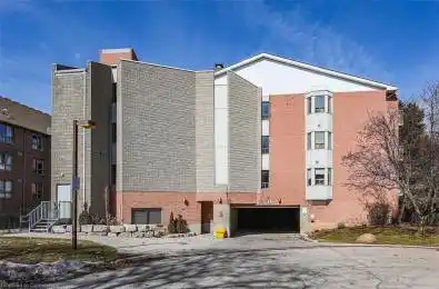 6 Niagara Street Unit# 302 Grimsby Ontario L3M 5A4
