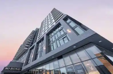 80 Bond Street Unit# 1404 Oshawa Ontario L1G 0E6