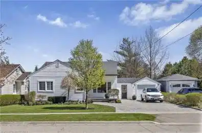 25 Kingsway Boulevard Grimsby Ontario L3M 3E4