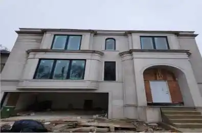 541 Deloraine Avenue Toronto C04 Ontario M5M 2C2