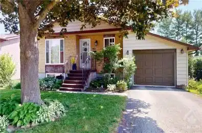 103 ELMWOOD Drive Gananoque Ontario K7G 3A5