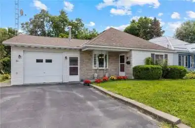31 CHAFFEY Street Brockville Ontario K6V 4L5