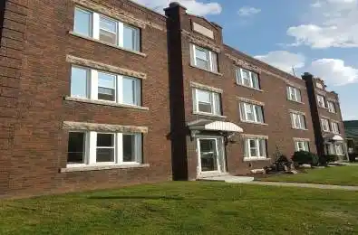 3 Connaught Avenue Unit# 5 Hamilton Ontario L8M 3C3