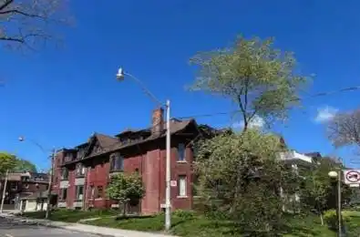 526 Palmerston Boulevard Unit# 2 Toronto C01 Ontario M6G 2P5