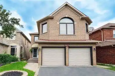 5975 Leeside Crescent Unit# Lower Mississauga Ontario L5M 5L9