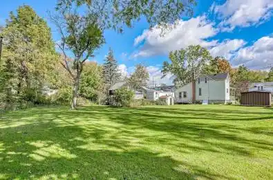 144 Hickory Street Whitby Ontario L1N 3X7