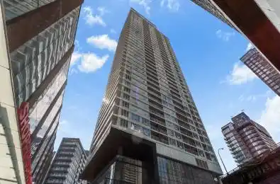 19 Bathurst Street Unit# 811 Toronto C01 Ontario M5V 0N2