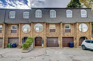 18 Oaken Gate Way Unit# 18 Toronto C12 Ontario M2P 2A1