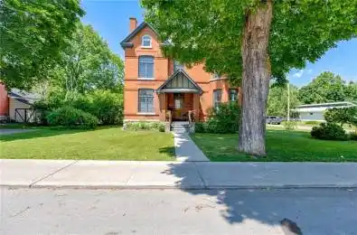80 MUNROE Avenue Renfrew Ontario K7V 3K1