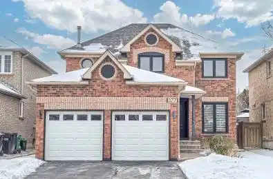 377 NAHANI Way Mississauga Ontario L4Z 3T2