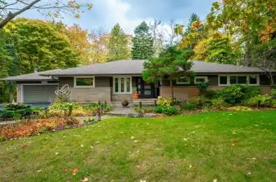 1727 Sunningdale Bend Mississauga Ontario L5J 1G1