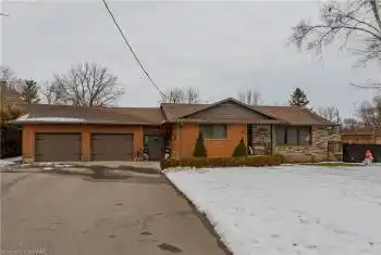 Ranch-style home 